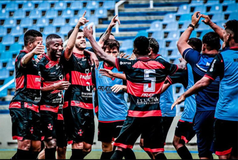 Moto garante classificação e terá Sampaio como adversário noutra semifinal