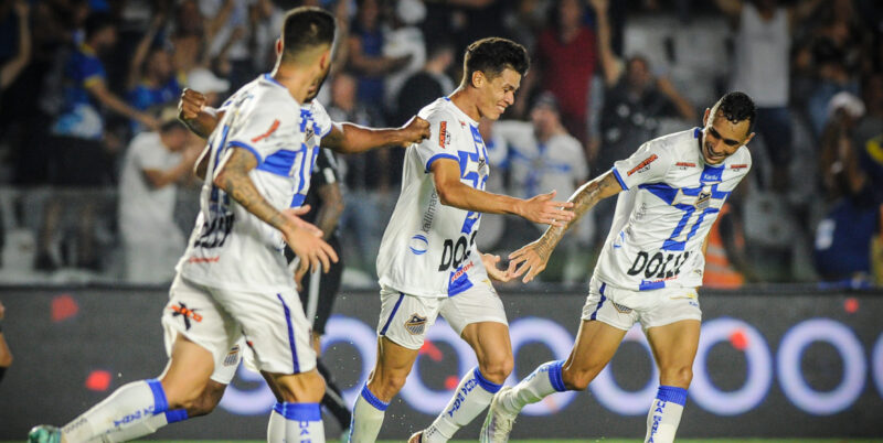 Água Santa elimina Red Bull Bragantino nos pênaltis e é finalista do Paulistão