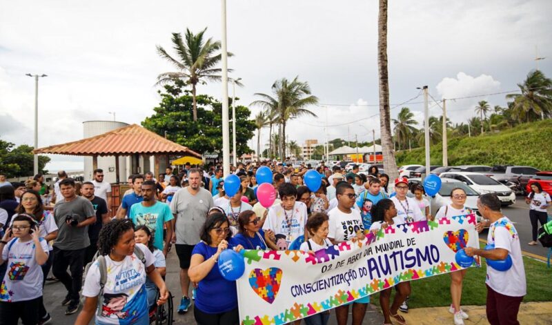 Deputados participam de caminhada em defesa dos portadores de autismo