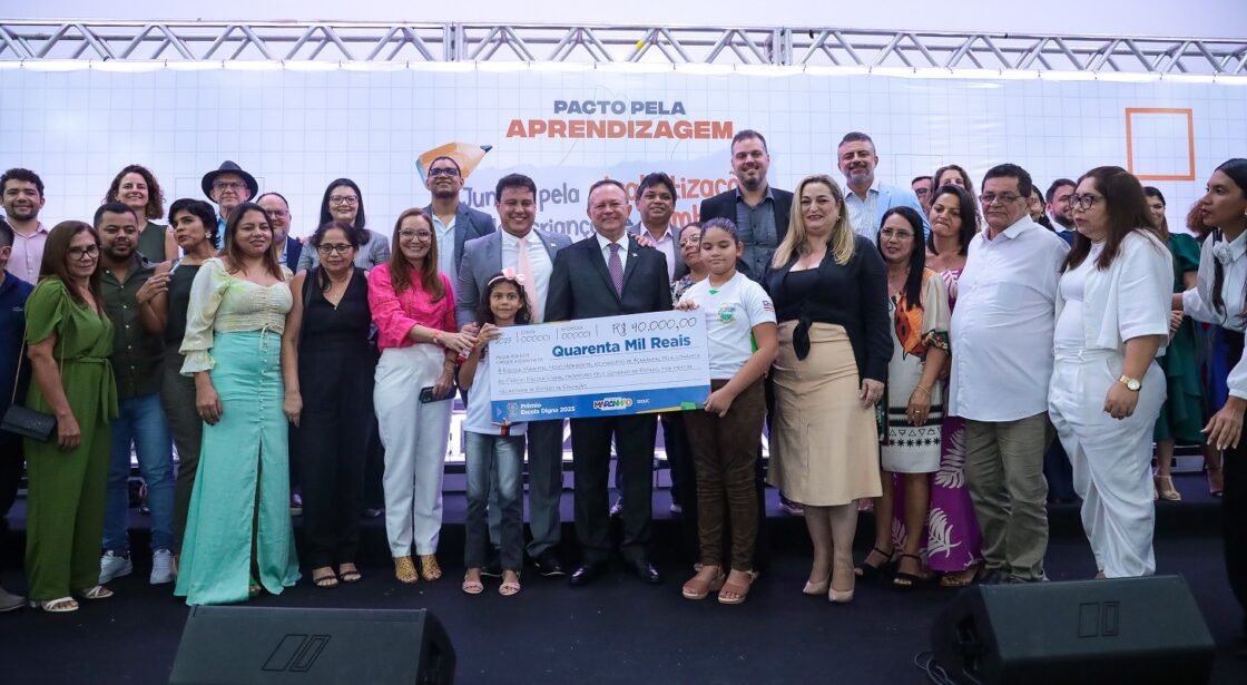 Escola Digna paga R$ 2 milhões em prêmio às unidades com melhor desempenho