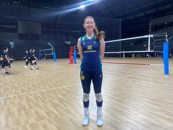 Com diploma na mão, Julia Bergmann busca sonho olímpico com a seleção feminina