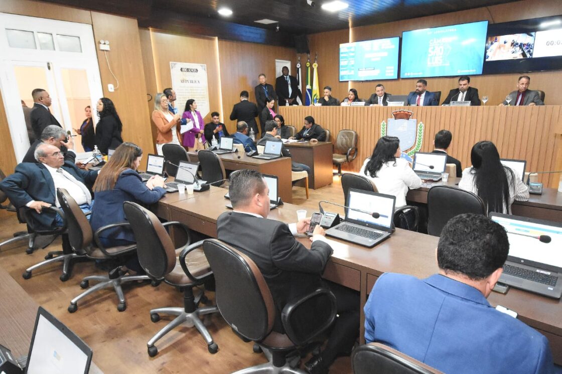 Rejeitados na Câmara Municipal dois dos três pedidos para afastamento do prefeito Eduardo Braide