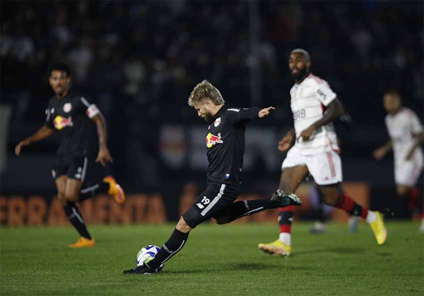 Massacrado pelo Bragantino, Flamengo deixa escapar oportunidade de dividir vice-liderança