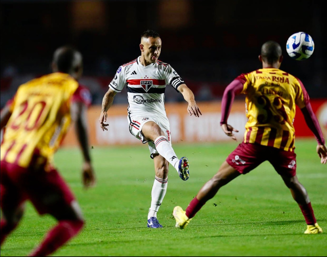 São Paulo goleia Tolima no Morumbi e garante classificação antecipada
