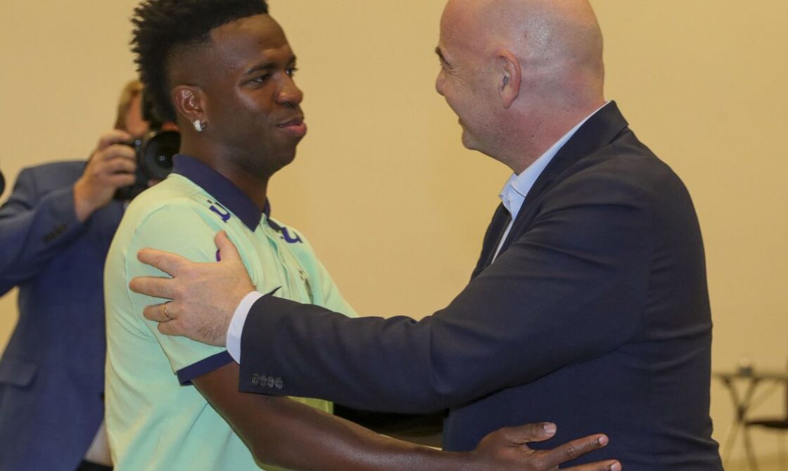Vini Jr. comandará novo comitê antirracismo da Fifa, afirma Gianni Infantino