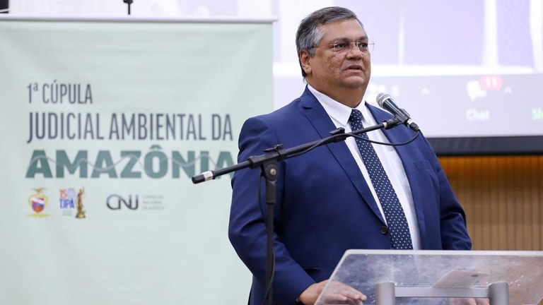 Flávio Dino pede esclarecimentos à PRF sobre criança de três anos baleada no Rio de Janeiro