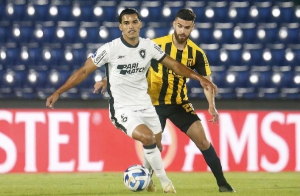 Botafogo segura empate ckm no Paraguai e avança na Sul-Americana