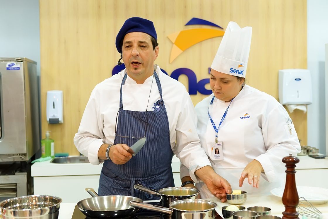 Sesc abre processo seletivo para contratar profissionais de cozinha e serviços operacionais
