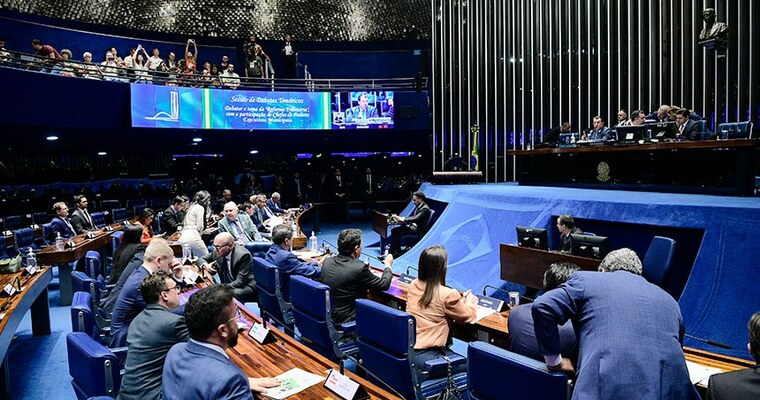 Prefeitos pedem que reforma tributária garanta autonomia e arrecadação dos municípios