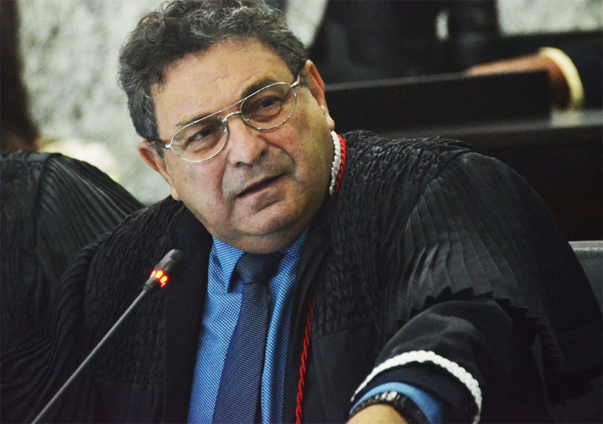 Desembargadores Guerreiro Júnior e Antônio Bayma Araújo são afastados do TJMA pelo CNJ