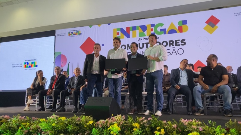 Ministério das Comunicações distribui computadores a entidades do Maranhão