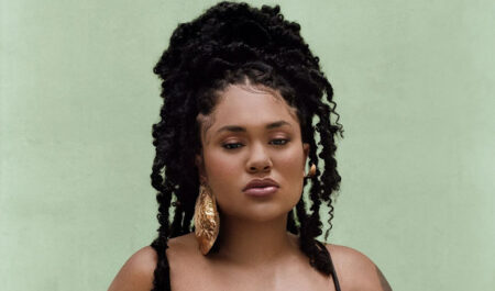 TURNÊ UMAMI Cantora Iuna Falcão realiza show único na Praia Grande em São Luís neste sábado