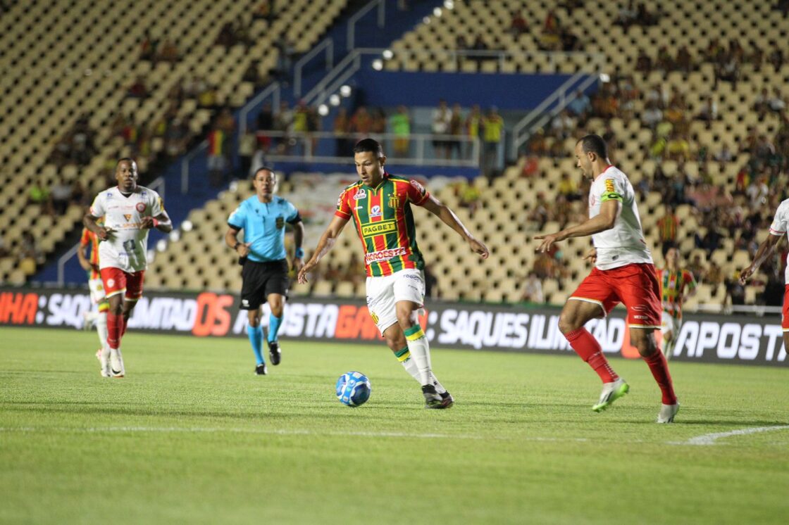 Sampaio perde em casa para Tombense e se complica na Serie B