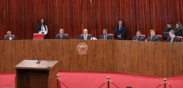 Por 5 a 2, Tribunal Superior Eleitoral declara Jair Bolsonaro e Braga Netto inelegíveis até 2030