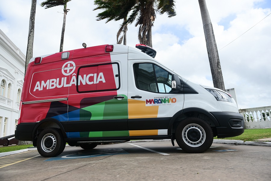 Governo entrega ambulância com suporte avançado para Barreirinhas