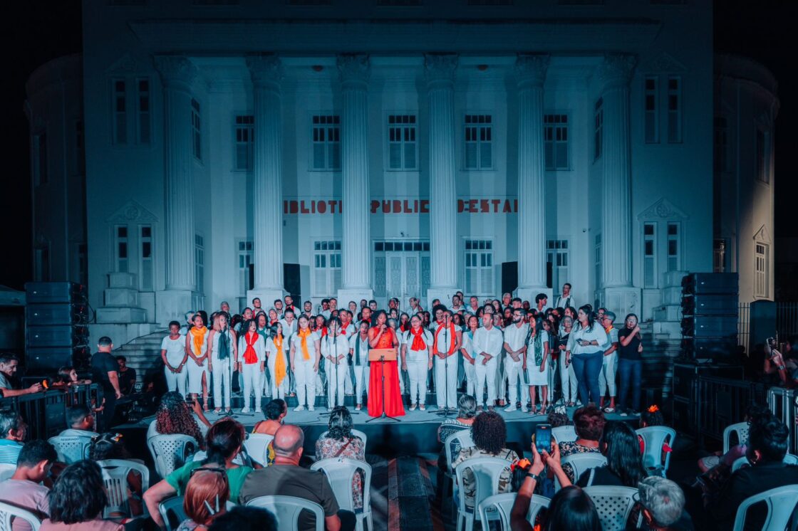 Natal do Maranhão encanta público de São Luís na Praça Deodoro