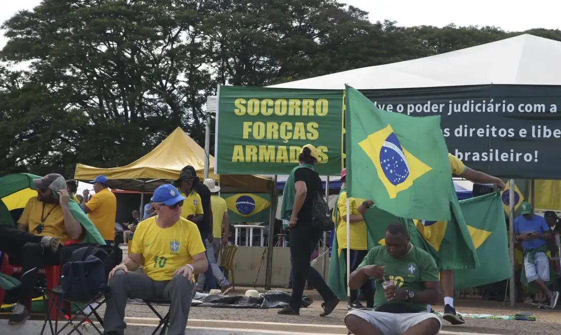 Moraes valida acordos com investigados do 08 de janeiro e manda soltar 46