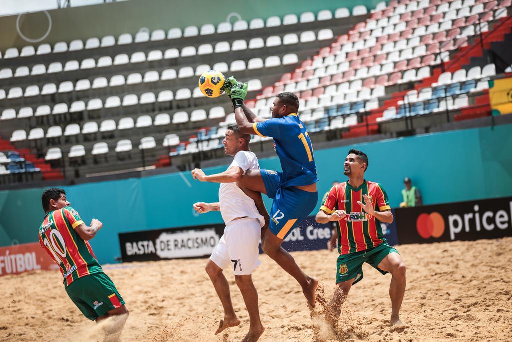 Sampaio vence e garante liderança na Conmebol Libertadores de Beach Soccer