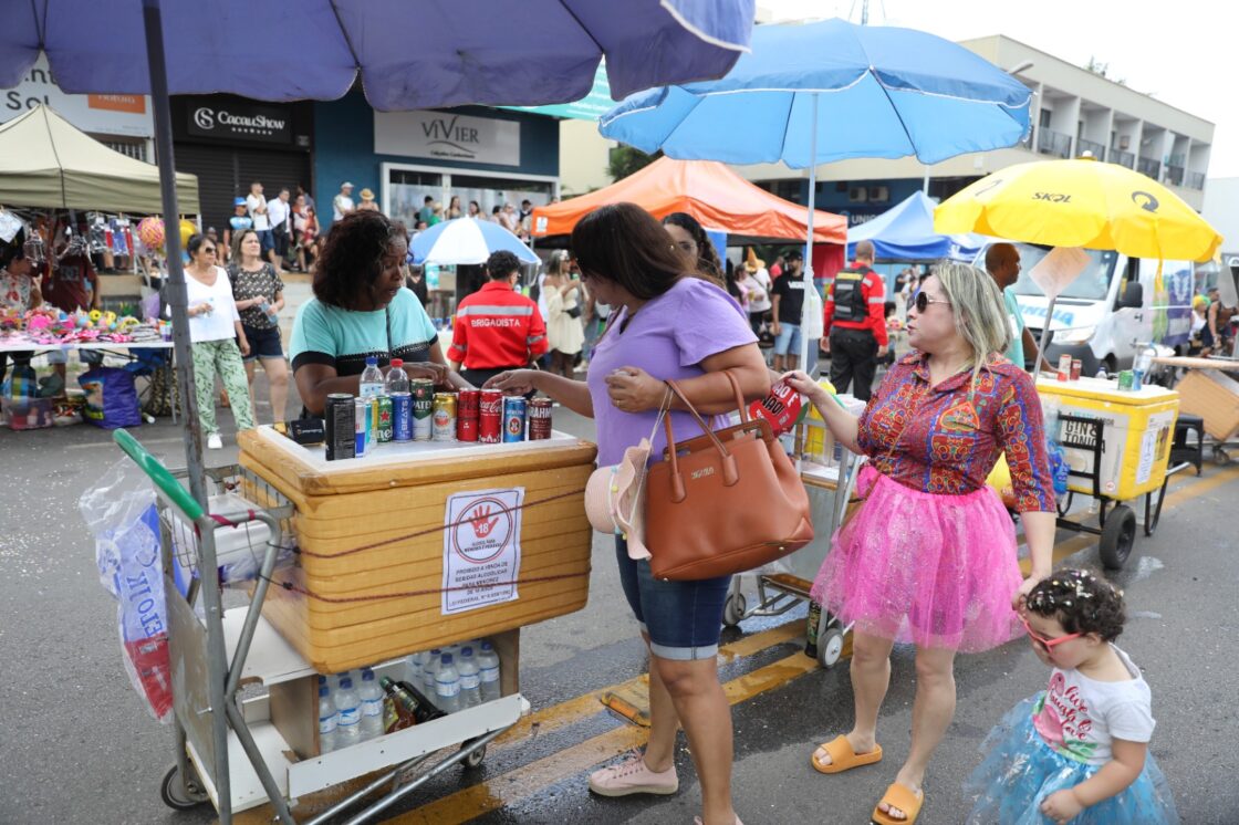 Prefeitura proíbe venda e consumo de bebidas em garrafas de vidro no carnaval