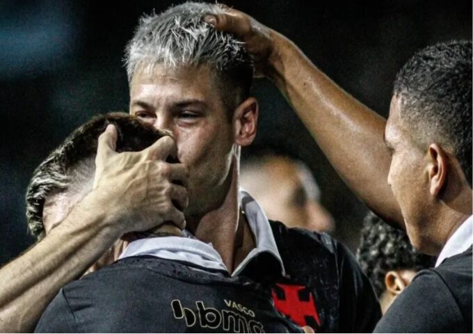 Vasco vence e Fluminense estreia no Carioca com empate em Volta Redonda