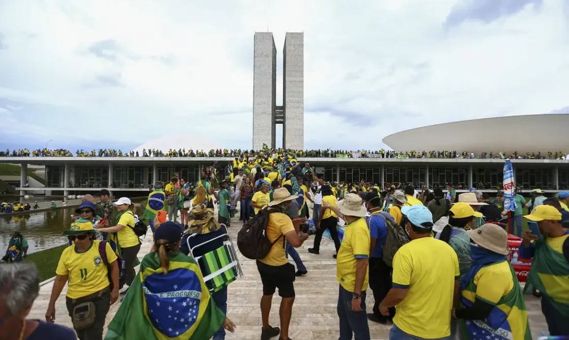 Após onze meses preso, STF forma maioria para soltar morador de rua acusado de terrorismo