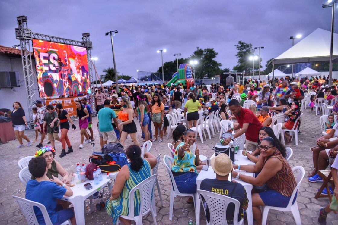 Sesi Folia reúne mais de 3 mil foliões na unidade do Araçagi em Paço do Lumiar