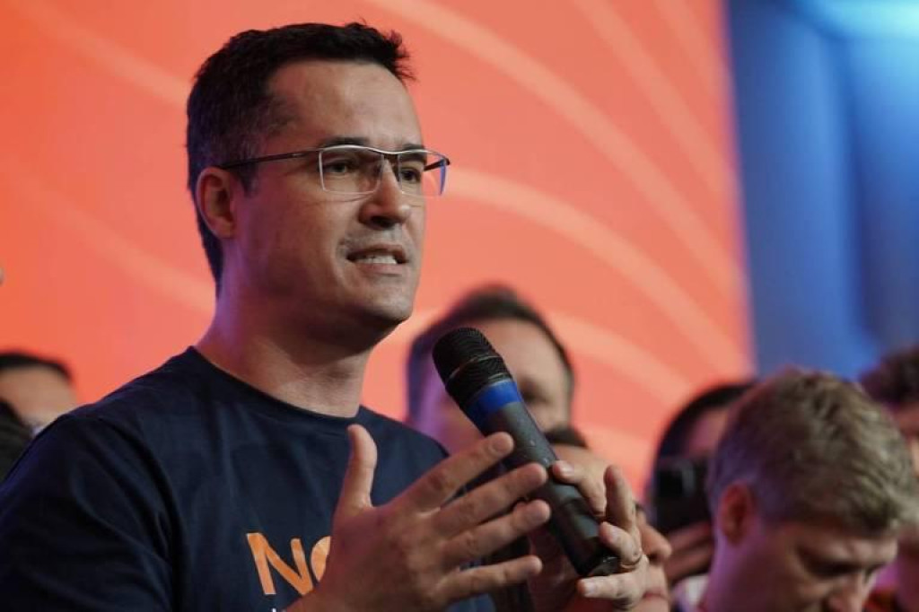 Deltan Dallagnol e Marcel Van Hattem participam de encontro do Novo em Imperatriz