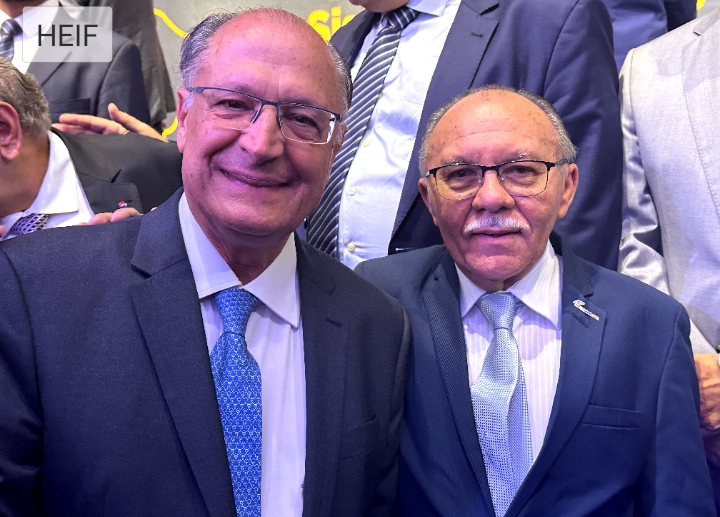 Maurício Feijó entrega Agenda do Comércio a parlamentares do Maranhão em Brasília