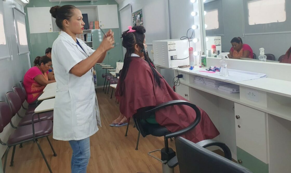 Carreta Escola do Senac participa da ação social na cidade de Chapadinha
