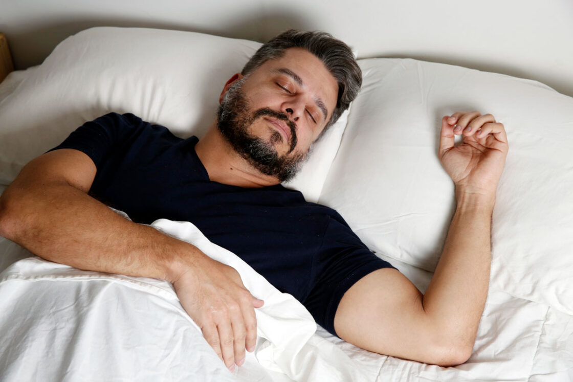 Boa noite de sono pode evitar risco de AVC em 56% da população que ronca