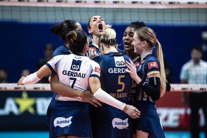 Praia Clube e Minas são finalistas da Superliga Feminina de Vôlei