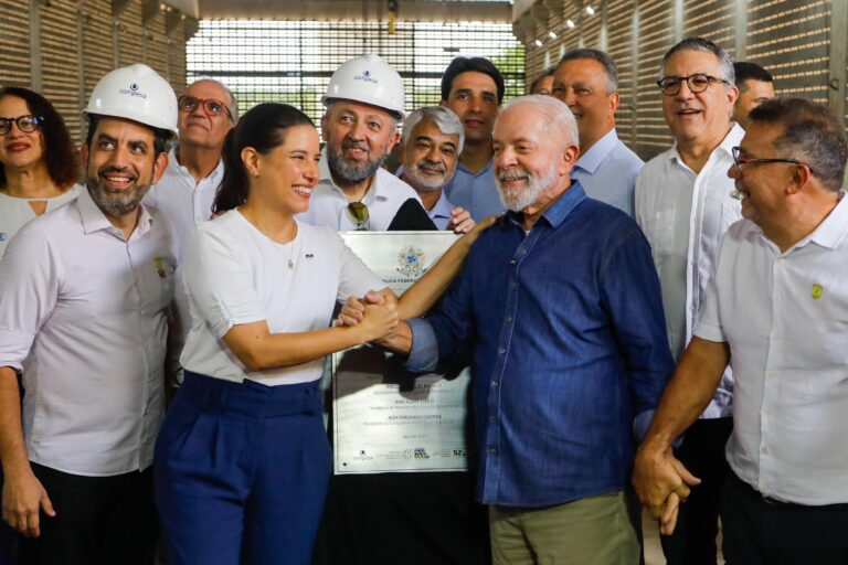 Para se reaproximar de evangélicos, Lula faz discurso em que fala de fé e milagres