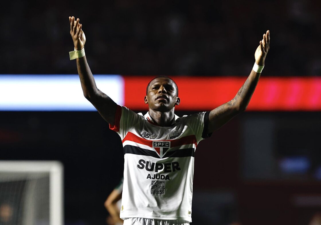 São Paulo vence o Fluminense, de virada, e encosta no G-4 do Brasileirão