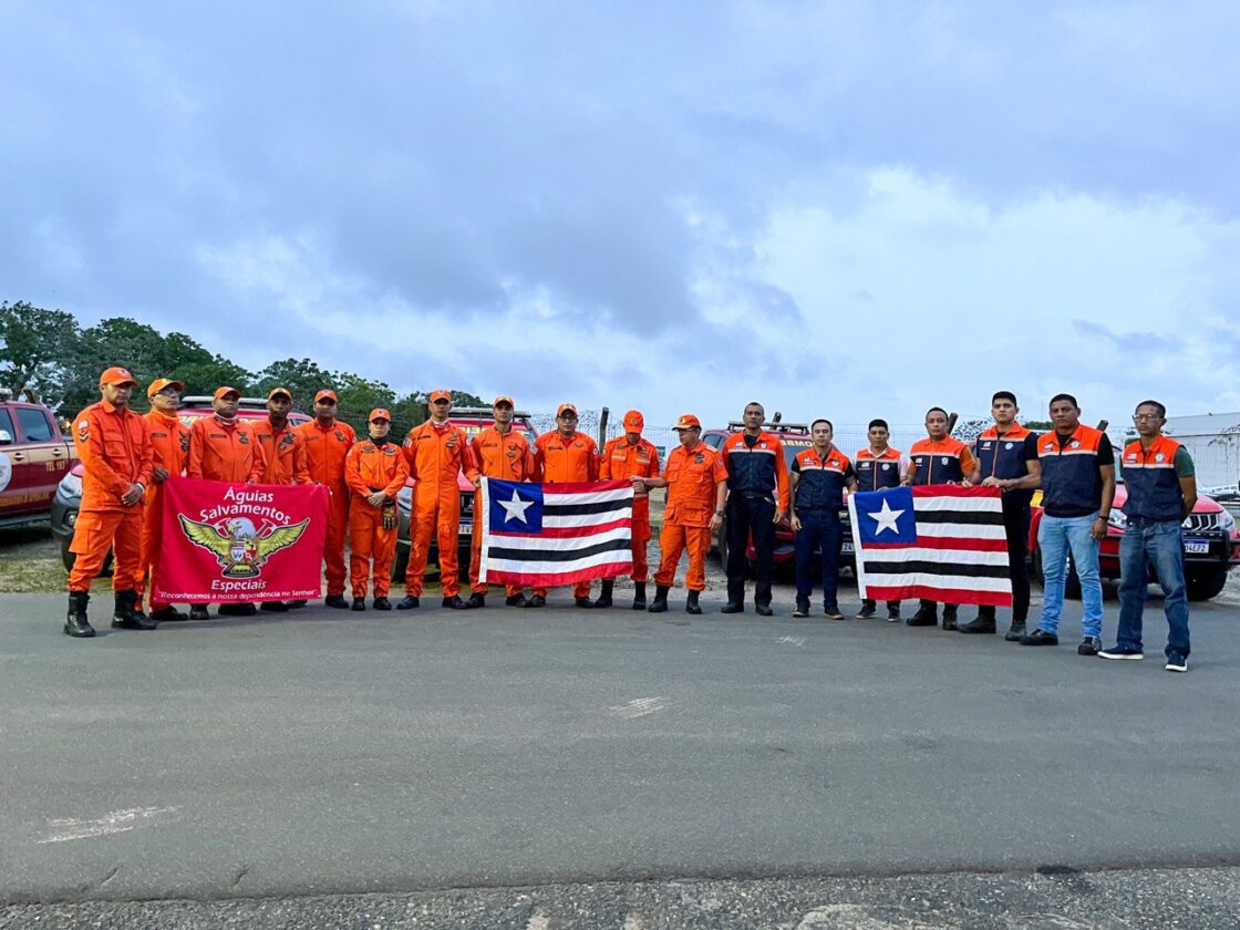 Bombeiros retornam de missão humanitária no Rio Grande do Sul
