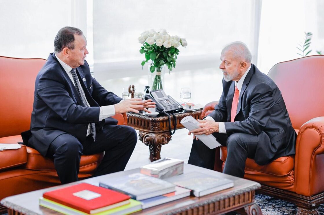 Carlos Brandão faz convite para presidente Lula para vir ao Maranhão inaugurar obras federais