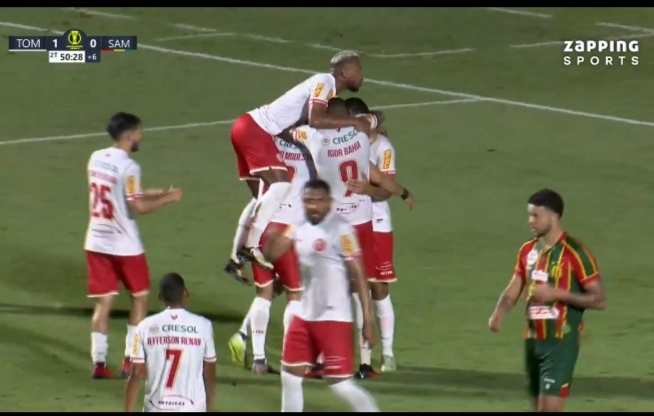 Sampaio vacila e cede gol ao Tombense no último minuto da partida