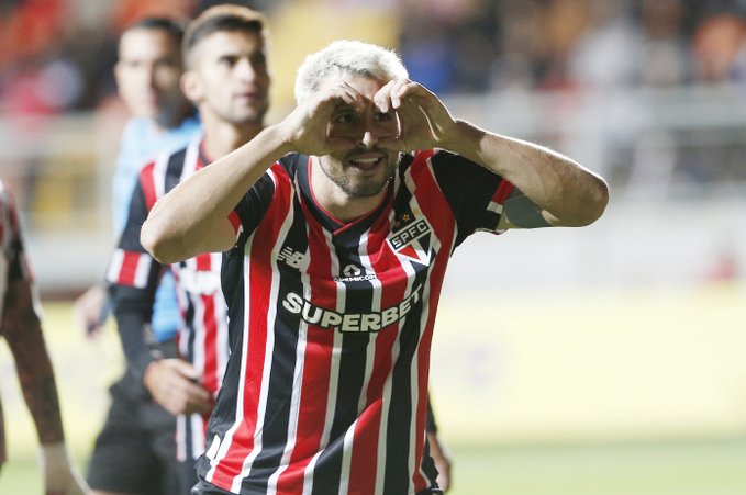 São Paulo vence Cobresal e antecipa classificação na Copa Libertadores