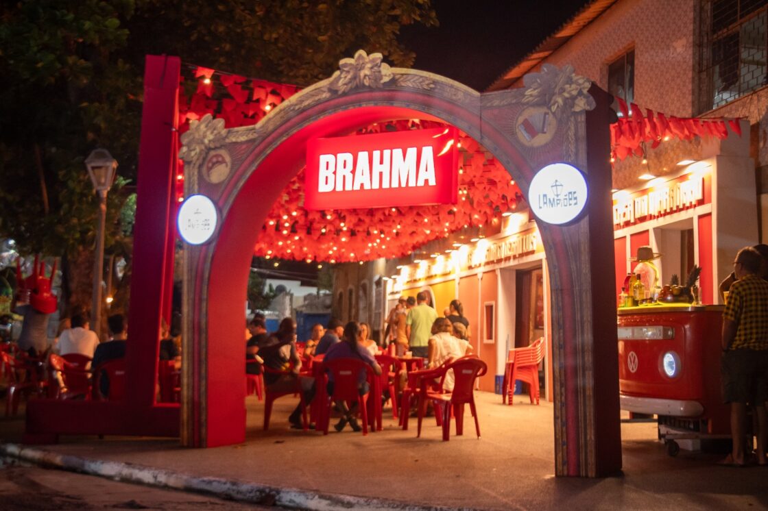 Brahma investe em decoração de bar no Centro Histórico de São Luís com inspiração na cultura nordestina