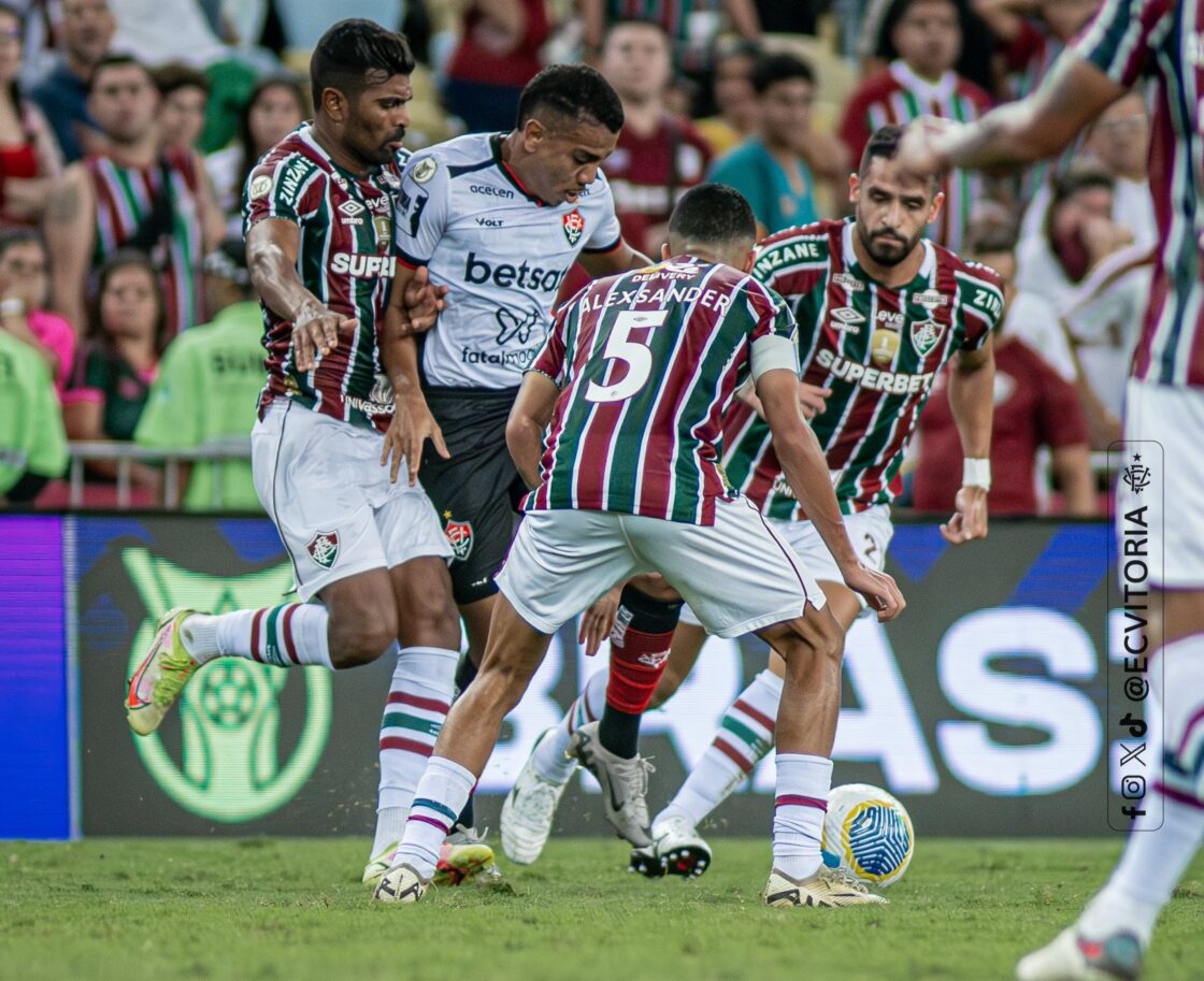 Fluminense perde mais uma para afundar na crise e São Paulo se reabilita