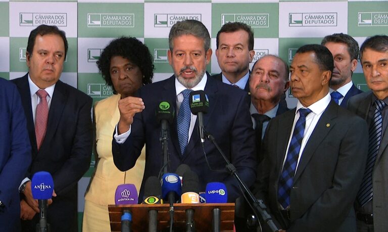 Lira diz que projeto a ser aprovado na Câmara sobre aborto não terá retrocessos