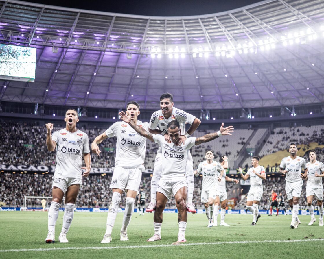 Santos vence o Ceará e assume a liderança da Série B do Campeonato Brasileiro