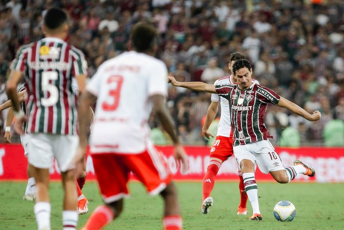 Fluminense encerra série de derrotas, mas ainda está na lanterna do Brasileirão