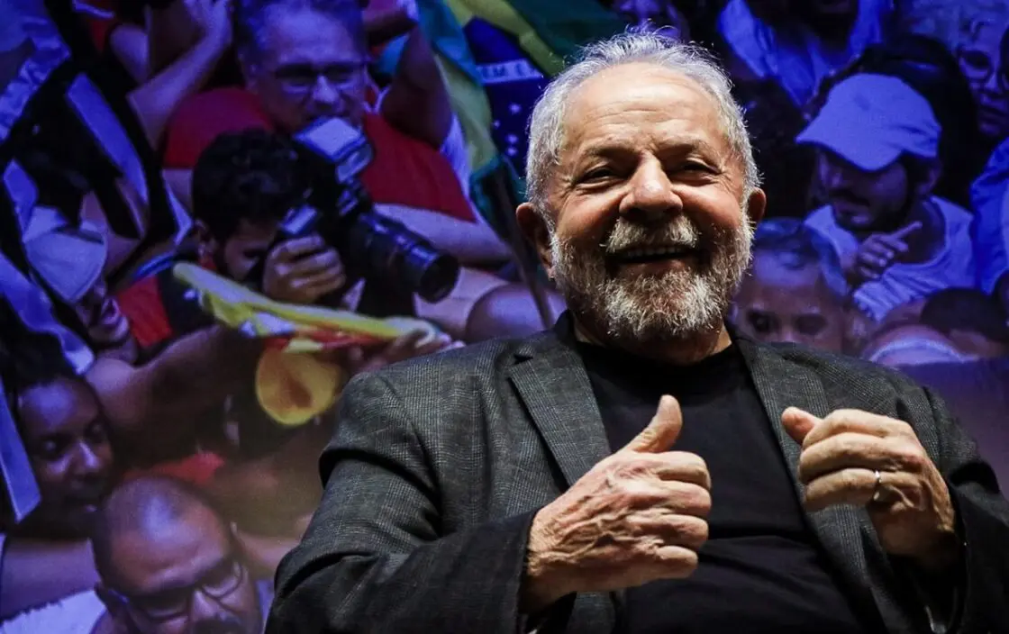Lula defende parceria com prefeitos e cobra projetos para obras
