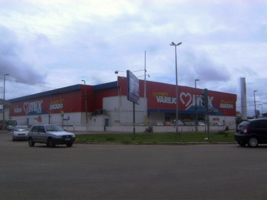 Procon multa Mateus por encontrar produtos estragados, quebrados e contaminados