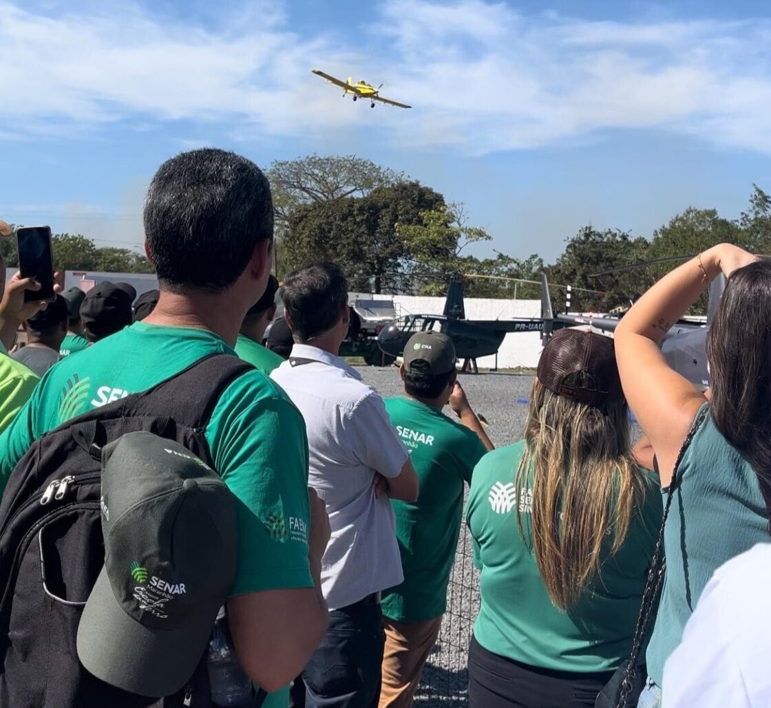 Produtores rurais debatem avanço da tecnologia por aviação para pulverizar agriculturas