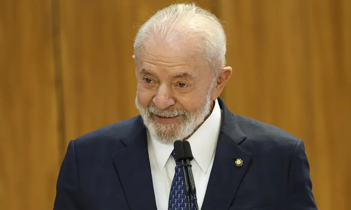 Lula tenta se corrigir após justificar agressão a mulher, se agressor for corintiano