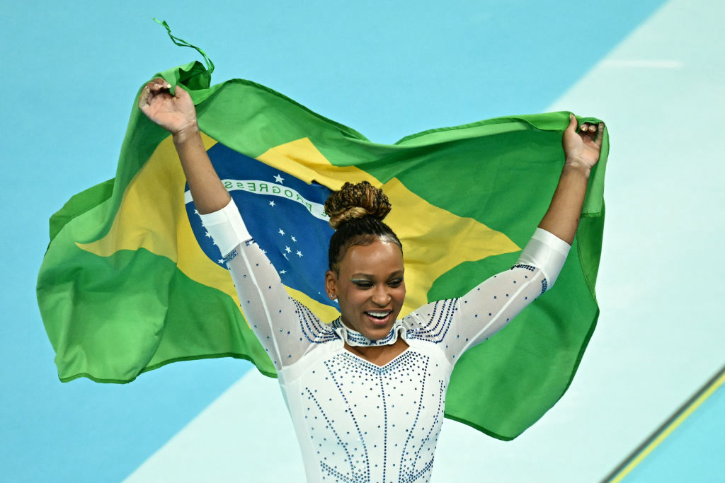 Rebeca Andrade conquista Prata e se iguala Torben e Scheidt com cinco medalhas olímpicas