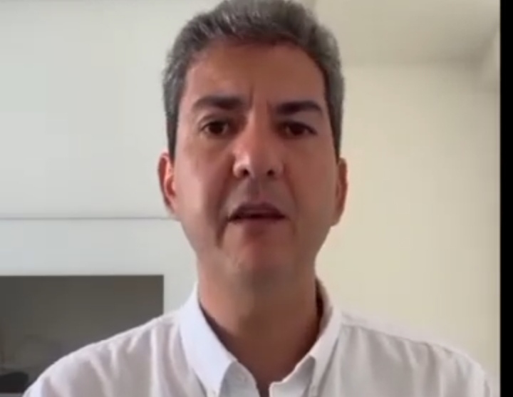 Ao falar sobre carro com dinheiro suspeito, prefeito expõe desavença com irmão