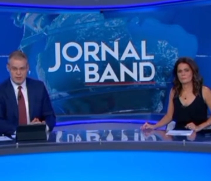 Adriana Araújo passa mal e é substituída por Paloma Tocci com Jornal da Band no ar