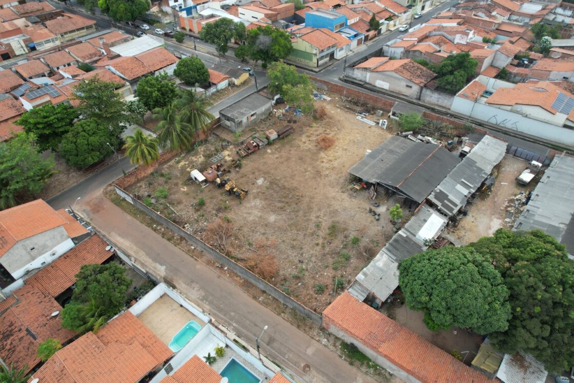 Leilão de bens do ex-deputado Zé Gerardo tem preços reduzidos em 40%